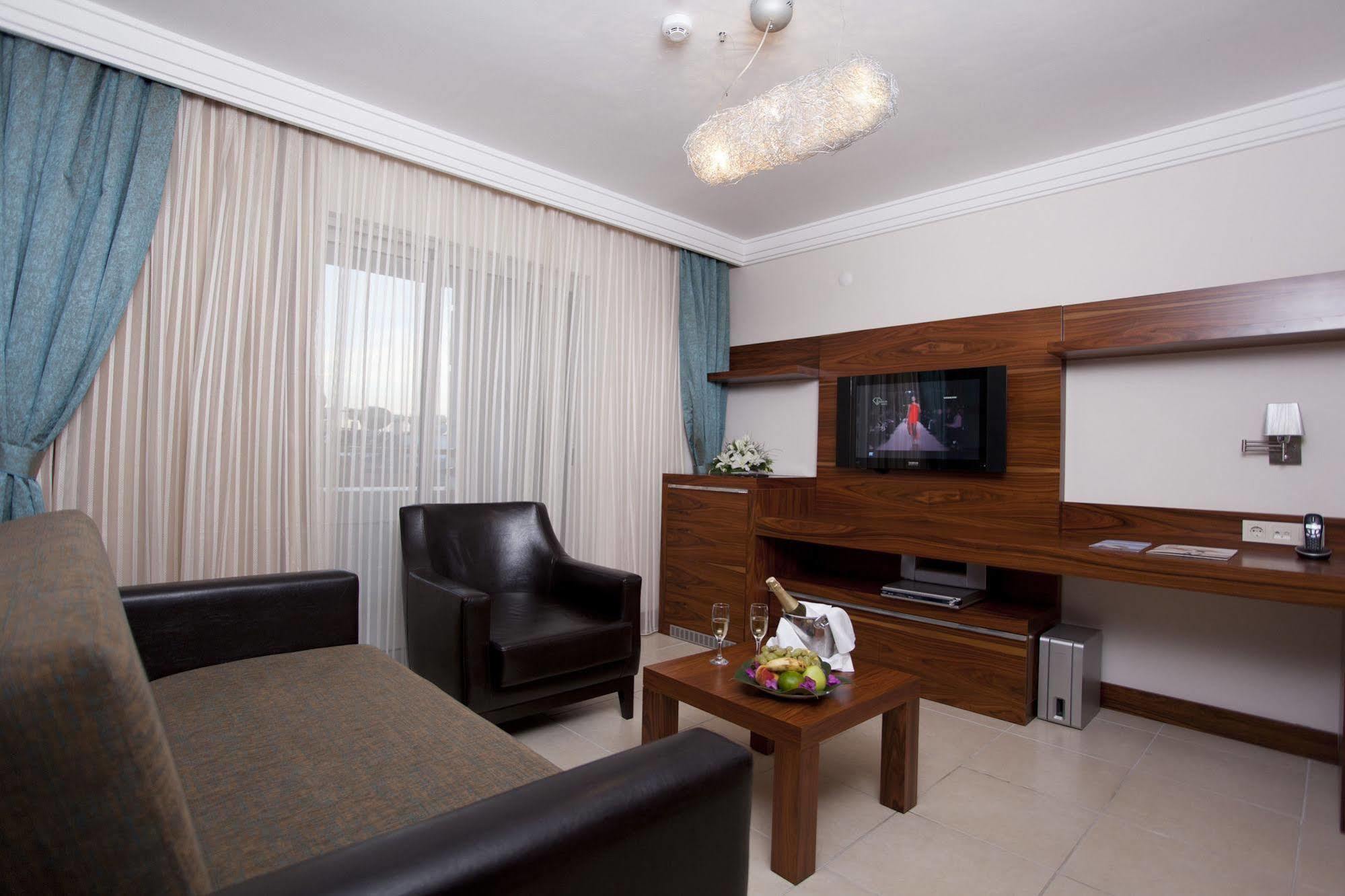 אלאניה Xperia Grand Bali Hotel (Adults Only) מראה חיצוני תמונה